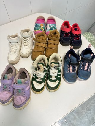 Lote de 7 pares de calzado infantil