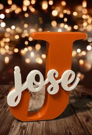 Iniciales 3d con nombre incrustado