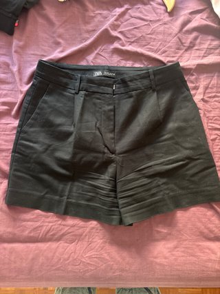 Bermuda negra Zara