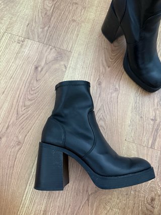 Botines Negros Stradivarius