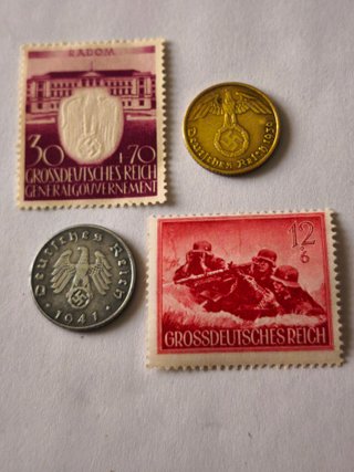 Lote de sellos y monedas de época