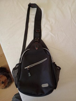 Mochila cruzada mono negra
