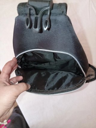 Mochila cruzada mono negra