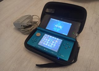 Nintendo 3DS con caricatore/custodia/giochi
