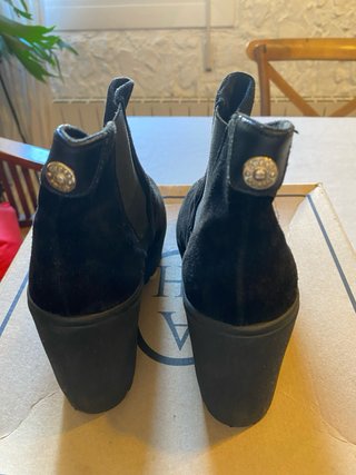 Botines Guess Negros