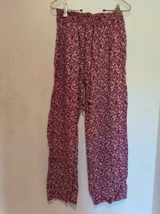Pantalón estampado floral