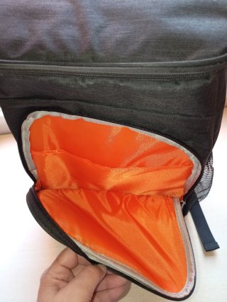 Mochila nevera Weyoung negra y naranja