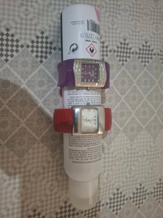 Relojes Morado y Rojo