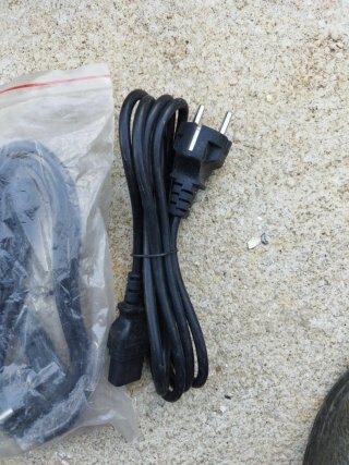 Cables de alimentación negros