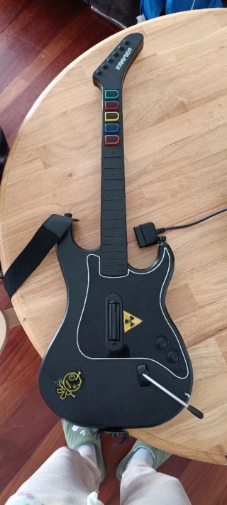 Guitarra Kramer Guitar Hero PS2