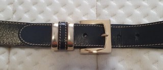 Cinturón de Cuero Negro y Dorado 104 cm