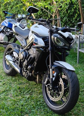 Triumph Street Triple 765 R A2 Limitada