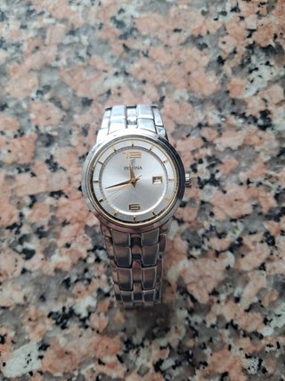Reloj Festina Clásico Acero y Oro F6734