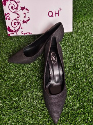 Zapatos de tacón negros QH tallas 39 y 40