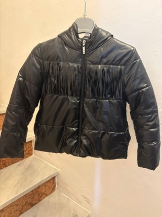 Piumino corto nero con frange bambina