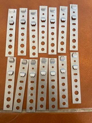 14x Garras de Fijación Metálicas