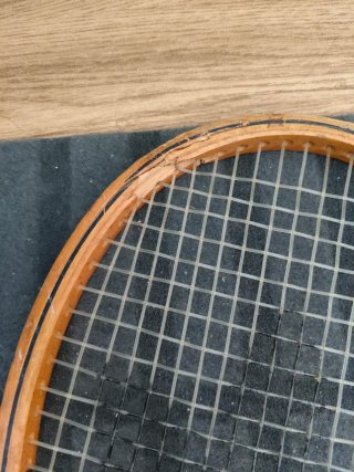 Raqueta de tenis Adidas antigua