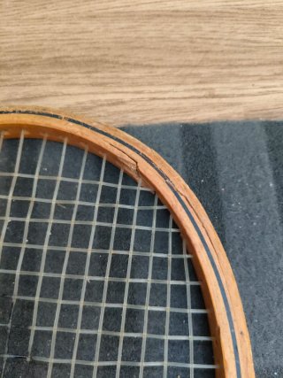 Raqueta de tenis Adidas antigua