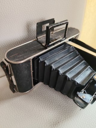 Kodak Six-20 (Modelo A) de 1930 (Reino Unido).