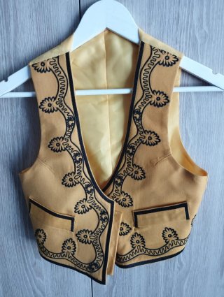 Chaleco Amarillo con Bordados