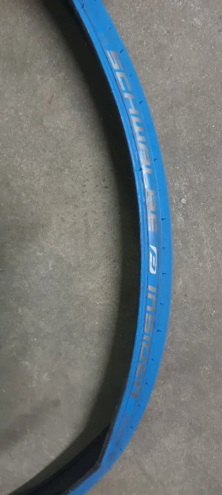 Rodillo BKOOL Smart Pro 2 y cubierta para rodillo