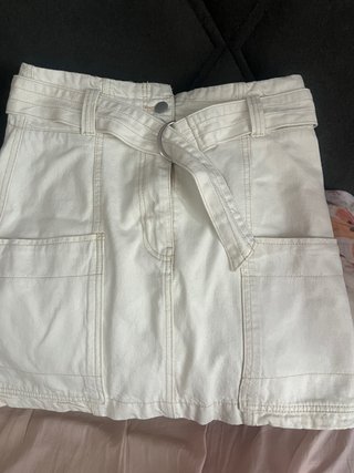 Minifalda vaquera beige con cinturón