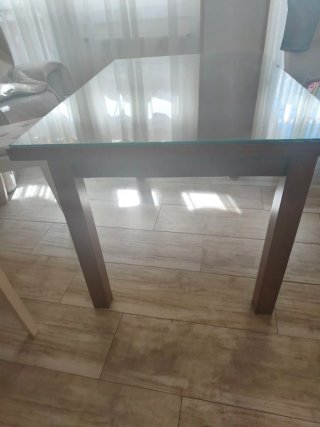 Mesa de Comedor de Madera y Cristal