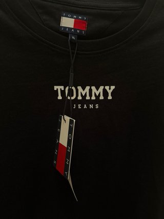 Camiseta Tommy Jeans Negra Talla XL,nueva