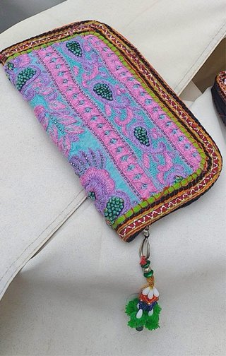 Cartera Artesanal Bordada