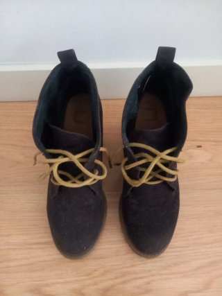 Botines marrones con cordones talla 37