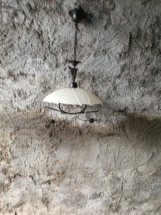 Lámpara colgante rústica beige y negra
