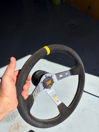 Volante OMP Desplazado con Piña VAG