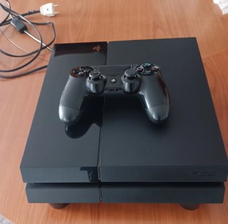 Consola PS4 Fat Negra + Mando