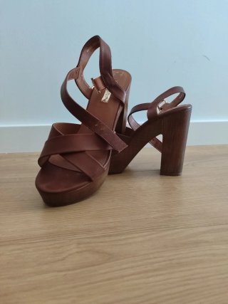 Sandalias tacón alto marrones talla 38