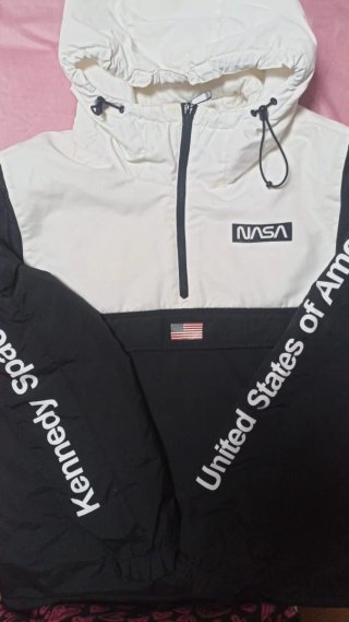 Chaquetón NASA con capucha