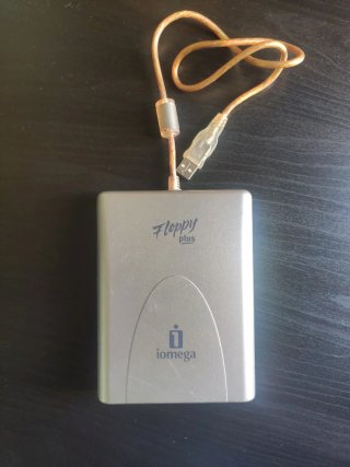 Disquetera USB Iomega Floppy Plus