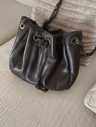 Bolso Zara Marrón Piel Cadena. Marrón chocolate.
