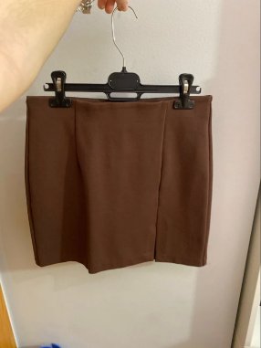 Falda de apertura marrón Stradivarius M