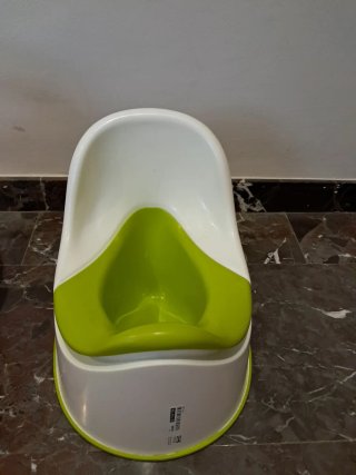 Orinal Infantil IKEA Blanco y Verde