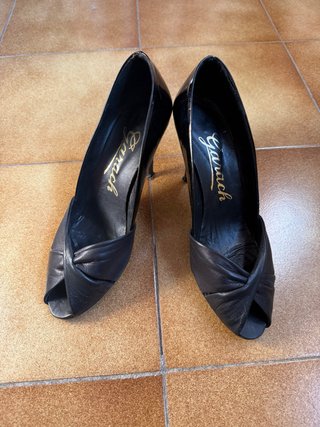 Zapatos de tacón negros