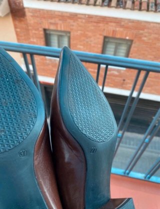 Zapatos de salón Desiree marrones