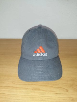 Gorra Adidas Gris