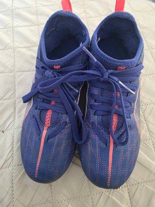 Botas de fútbol Puma talla 33