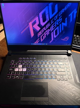 Portátil ASUS ROG STRIX G512LU