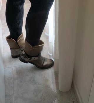 Botines Beige y Dorado con Correa
