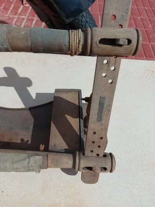 Bordadora antigua de madera
