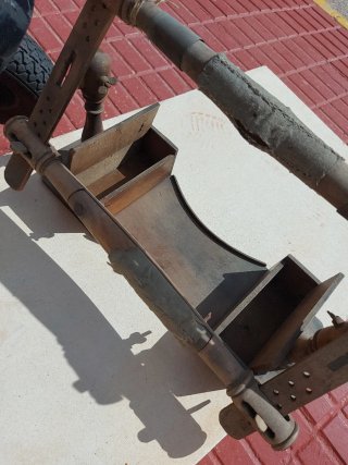 Bordadora antigua de madera