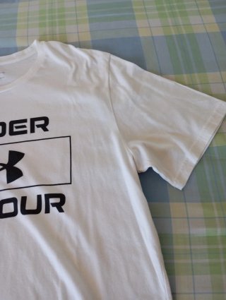 Camiseta Under Armour XL Blanca. Impecable