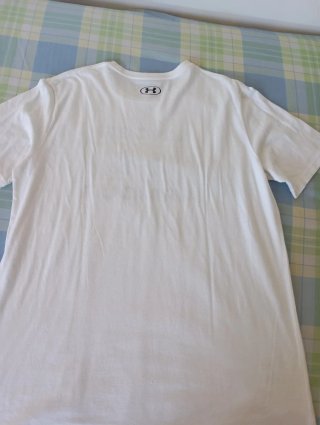 Camiseta Under Armour XL Blanca. Impecable