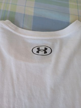 Camiseta Under Armour XL Blanca. Impecable